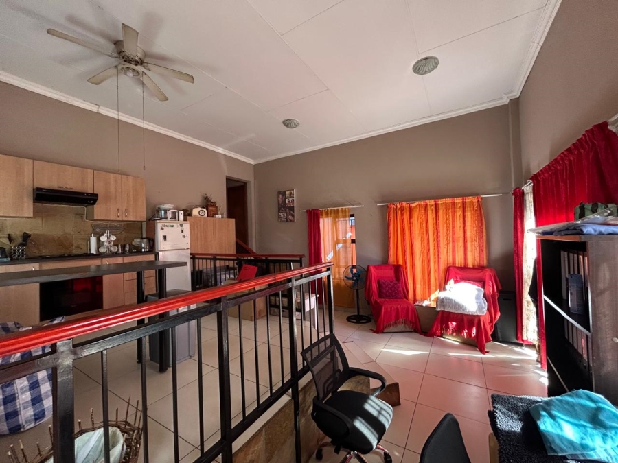 6 Bedroom Property for Sale in Ifafi North West